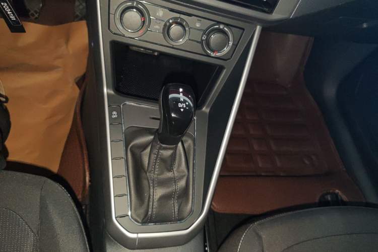 Used Volkswagen Polo 2019 Plus 1.5L Automatic Panoramic Enjoyment Edition Gear Lever