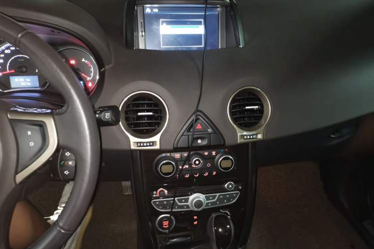 Used Renault Koleos 2013 2.5L Two-Wheel Drive Comfort Edition

