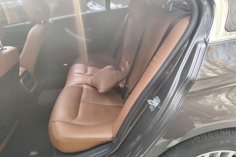 Used BMW 3 Series 2014 320Li Fashion Model
