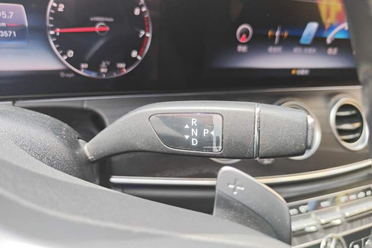 Used Mercedes-Benz E-Class 2020 Restyled E 300 L Sporty and Stylish Edition Gear Lever
