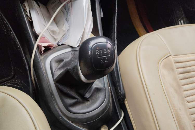 Used Kia K2 2015 Sedan 1.4L MT GLS
