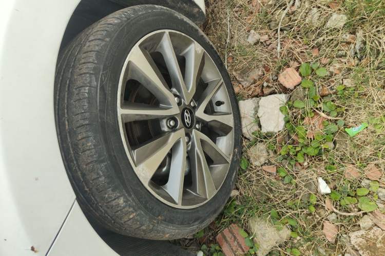 Used Hyundai Elantra (5th Generation / Langdong) 2015 1.6L Automatic Luxury Model
