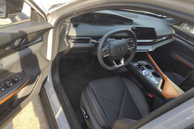 Used Changan UNI-V iDD 2023 Zhidian iDD 1.5T 113km Smart & Fun Version (Rapid Edition)