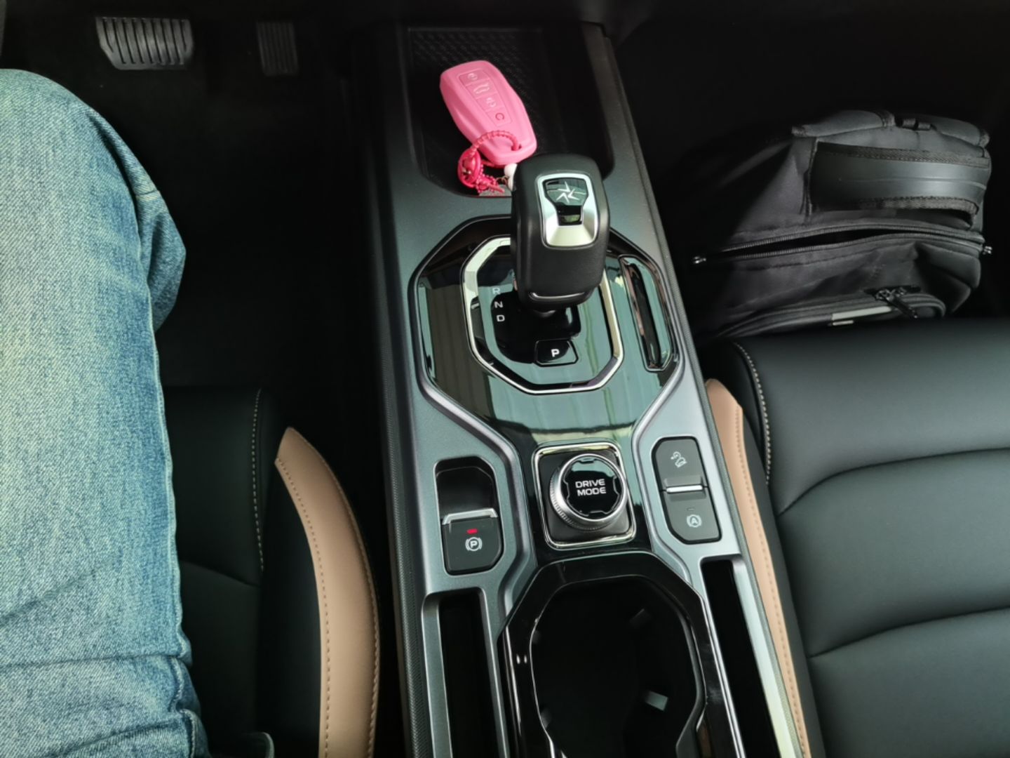 Geely Auto icon 2023 1.5TD Chocolate Smoothie Edition — снимка 16