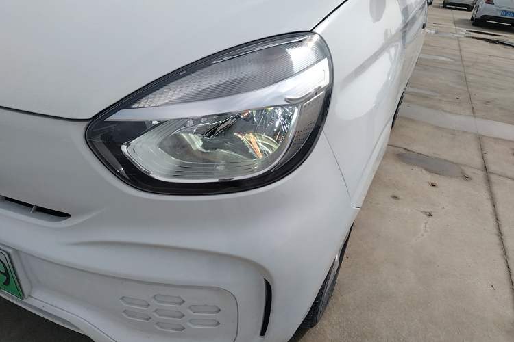 Used Roewe Clever 2021 302 km New Four-Seater Super-Efficient Version