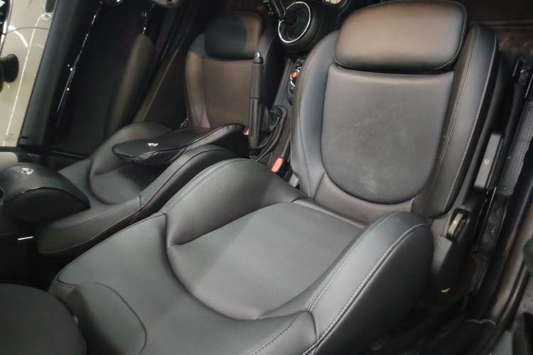 Used MINI MINI 2021 1.5T COOPER Classic Edition
