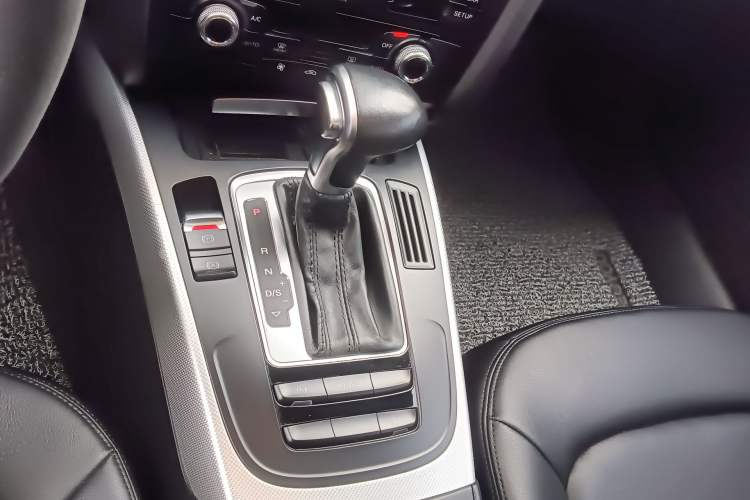 Used Audi A4L 2015 35 TFSI Automatic Standard Model Gear Lever