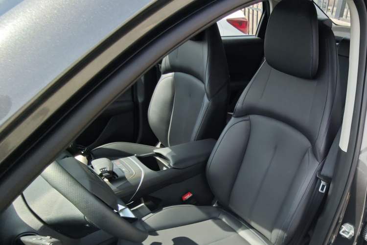 Used CHANGAN Eado 2025 Blue Whale 1.5T 500Bar Prestige Model