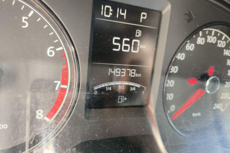 Used Volkswagen Lavida 2013 Revised Classic 1.6L Automatic Fashion Edition Odometer Close Up