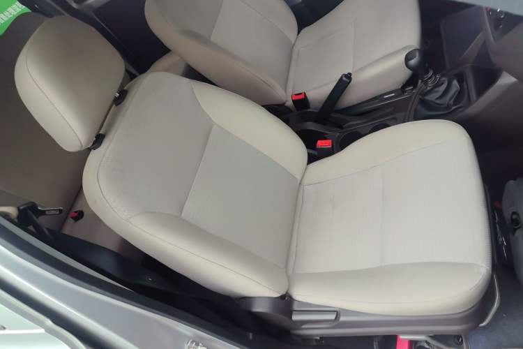 Used Wuling Hongguang V 2019 1.5L Jingqu Version China VI LAR
