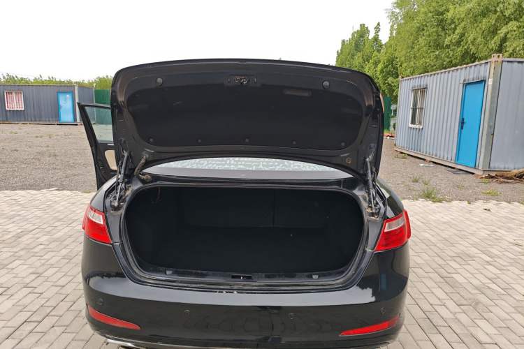 Used Bestune B70 2014 2.0L automatic luxury version