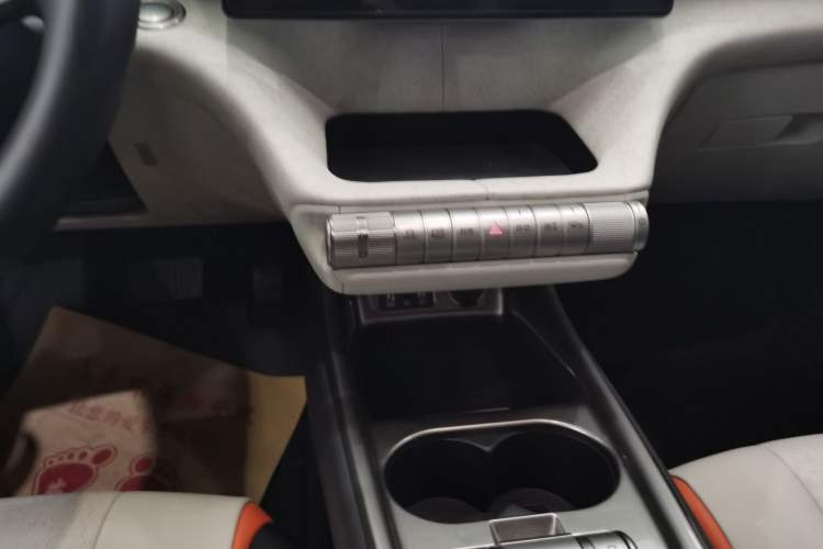 Used BYD Dolphin 2021 405 km Free Version Gear Lever