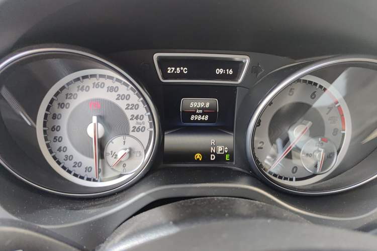 Used Mercedes-Benz GLA 2015 GLA 200 Fashion Model
