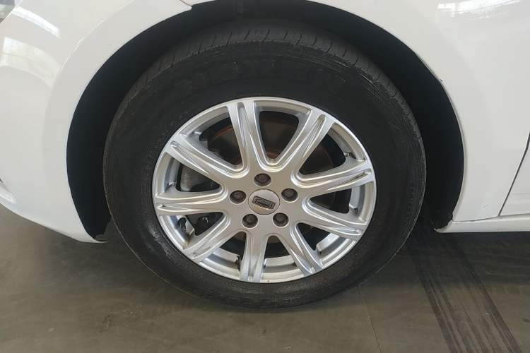 Used Qoros 3 2018 Sedan 1.6L Automatic Leading Model Exterior 4