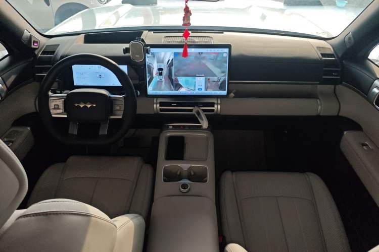 Used Formula Leopard Tai 7 2025 Model 190 km Four-Wheel Drive Ultra Edition Center Console