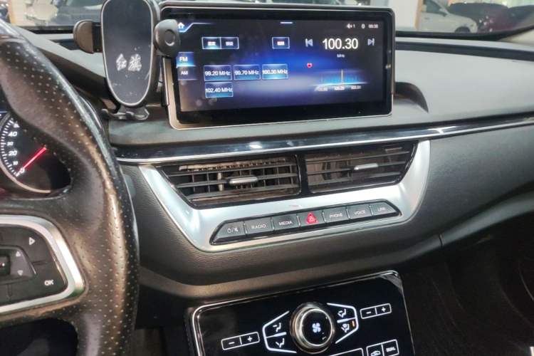 Used Hongqi H5 2020 1.5T DCT Flagship Edition Audio And AC Panel