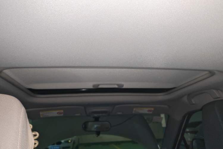 Used MG 3 2014 1.5L AMT Elite Edition Headliner