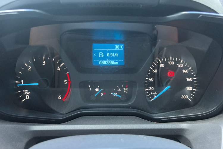 Used Ford Transit 2019 2.0T Diesel Business & Travel Mid-Drive Mid-Roof 7-Seater China VI Standard