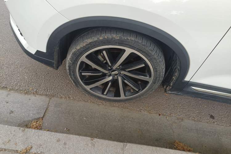 Used Bestune T77 2020 PRO 280 TID Automatic Prestige Model Left Front Wheel Hub