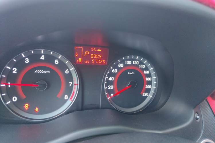 Used Hyundai Verna Ray 2014 1.6L Automatic TOP