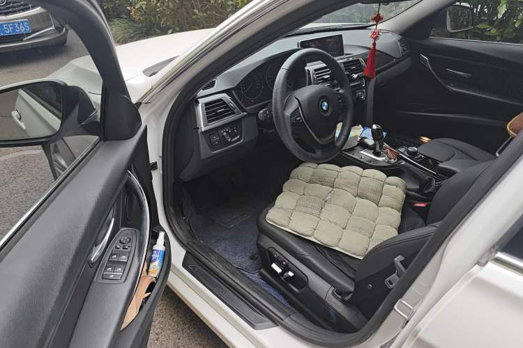 Used BMW 3 Series 2017 320Li Fashion Model
