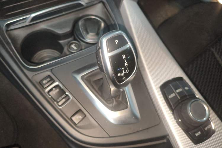 Used BMW 3 Series 2017 320i M Sport Gear Lever