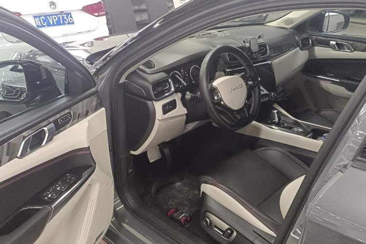 Used Lynk & Co 02 2019 High-Energy Edition 2.0T Automatic Two-Wheel Drive Shine Pro Edition China VI Standard Driver Seat