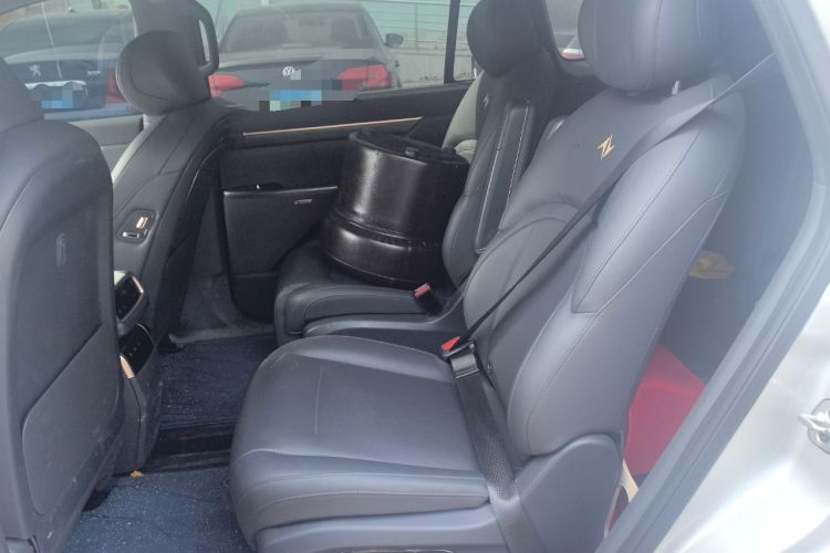 Used Dongfeng eπ eπ008 2024 636Max All-Electric Version 6 Seats Interior 4