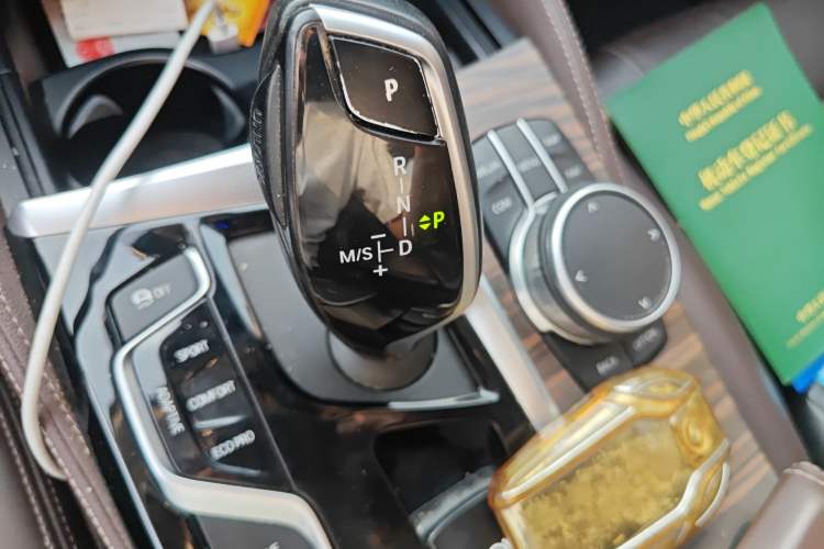 Used BMW 5 Series New Energy 2020 Mileage Upgrade Version 530Le Luxury Package Gear Lever