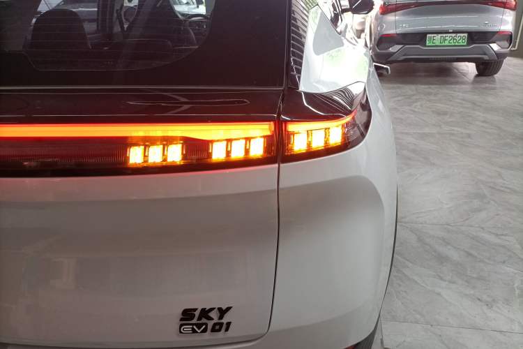 Used Dongfeng Aeolus SKY EV01 2023 445km PRO Right Rear Taillight