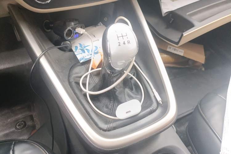 Used Ford Escort 2015 1.5L Manual Comfort Model Gear Lever