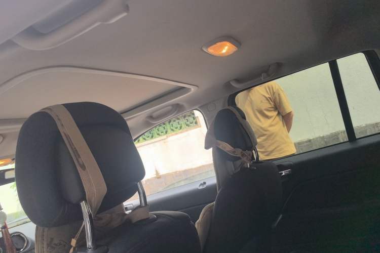 Used Jeep Compass 2013 2.0L two-wheel drive sport version Headliner