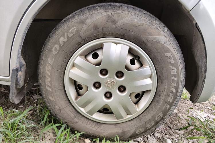 Used CHANGAN KAICHENG Ruixing M80 2019 1.5L Base Version 4-Seater Single-Steamed Air Conditioning China VI Standard Flat Roof with Lift-Up Rear Door DAM15KR Right Front Wheel Hub