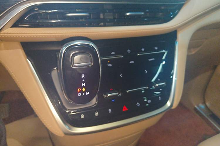 Used Buick GL8 2021 ES Land Cruiser 653T Luxury Edition Gear Lever