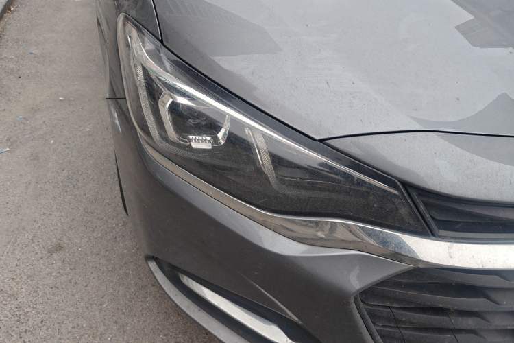 Used Chevrolet Monza 2022 320 Automatic Enjoyment Sunroof Version Right Front Headlight