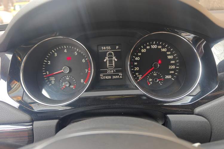 Used Volkswagen Sagitar 2015 230TSI Automatic Luxury Model
