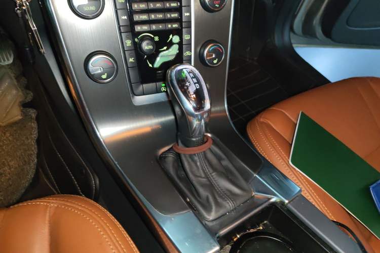 Used Volvo V60 2013 T5 Zhiya Edition