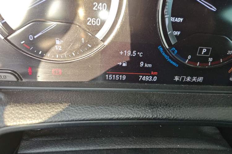 Used BMW 2 Series 2018 220i Convertible Coupe Sports Design Package Odometer Close Up