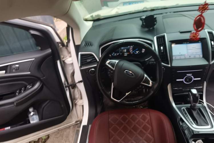 Used Ford Edge 2016 EcoBoost 245 Four-Wheel Drive Titanium 7-Seater
