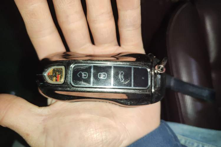 Used Porsche Panamera 2017 Panamera 4 Executive Long Wheelbase 3.0T Vehicle Key