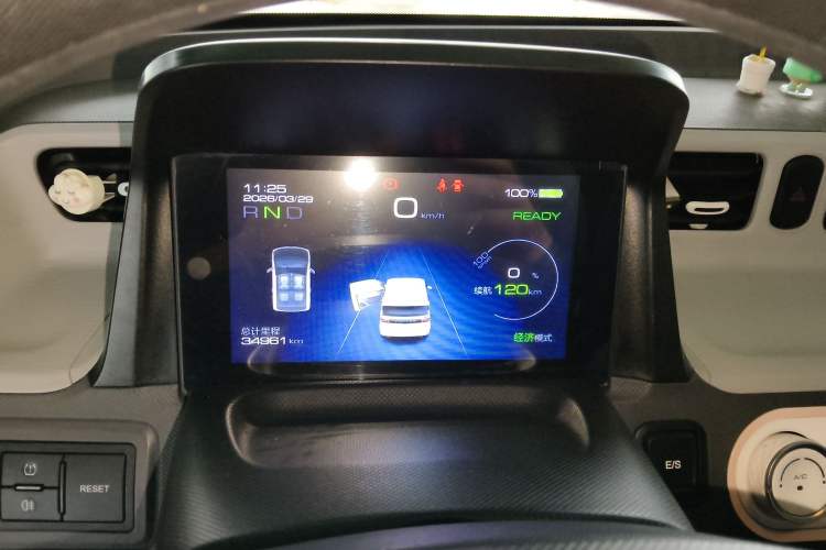 Used Wuling Hongguang MINIEV 2021 Macaron Fashion Model Lithium Iron Phosphate
