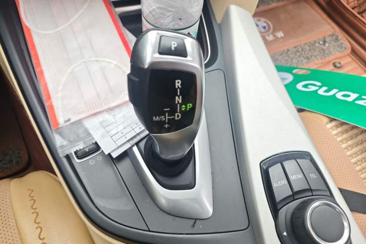 Used BMW 3 Series 2013 320i Sport Edition Gear Lever
