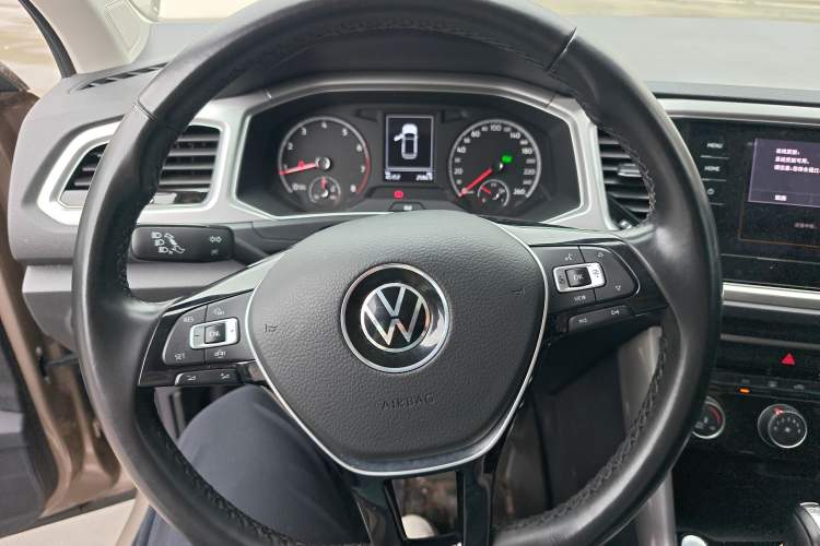 Used Volkswagen T-ROC 2022 280TSI DSG Two-Wheel Drive Elite PLUS Steering Wheel