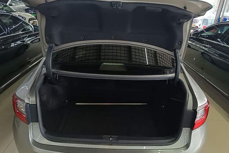 Used Lexus ES 2015 300h Comfort Edition