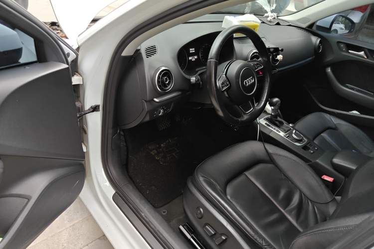 Used Audi A3 2014 Limousine 35 TFSI Automatic Comfort Model Driver Seat