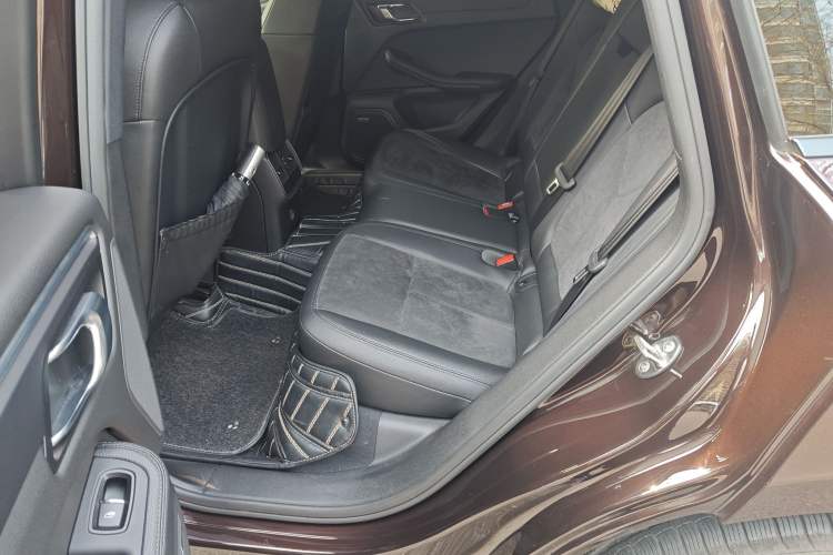 Used Porsche Macan 2017 Macan 2.0T Left Rear Seat