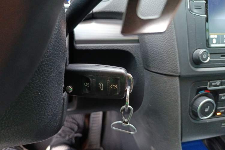 Used Volkswagen Golf 2011 2.0 TSI R
