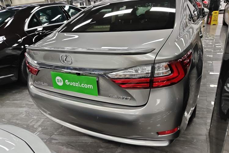 Used Lexus ES 2015 200 Elite Edition Rear