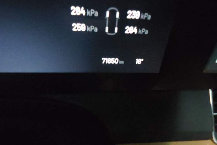 Used Li Auto ONE 2021 Extended-Range 6-Seater Version Odometer Close Up