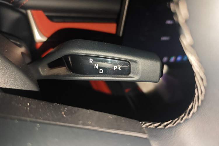 Used Xiaomi Auto SU7 2024 Rear-Drive Ultra-Long Range Advanced Pro-Level Intelligent Driving Version Gear Lever